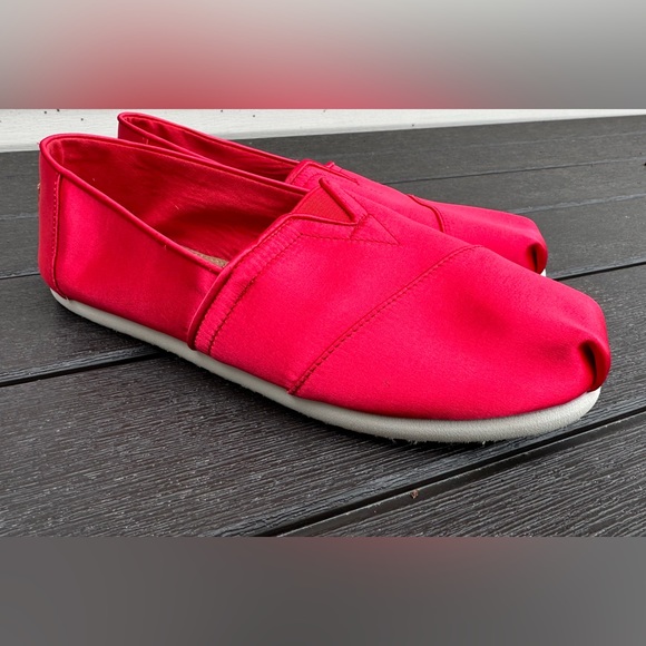 Toms Other - Toms Satin Red Youth Alpargata. Sz.Y5 (W 7US)